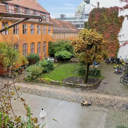 Spacious In The Heart Of With Balcony * Copenhagen