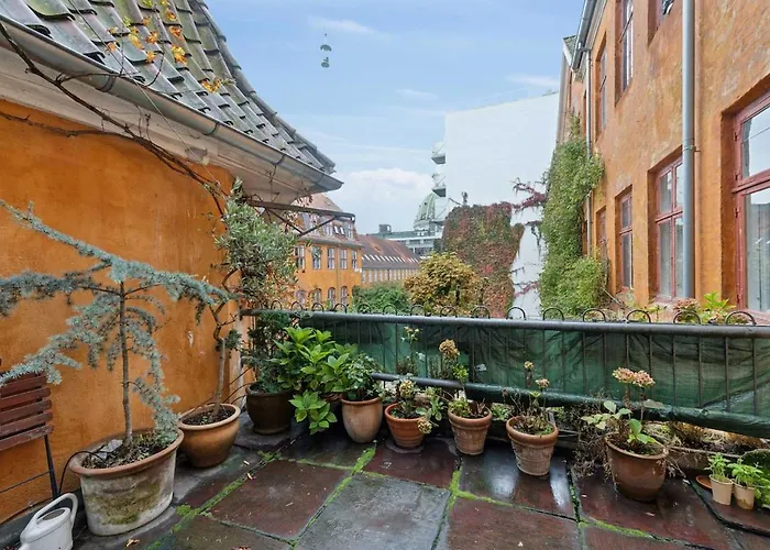 Spacious In The Heart Of With Balcony Apartment *