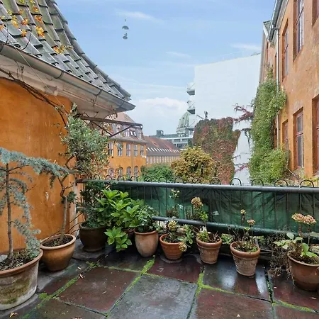 Spacious In The Heart Of With Balcony Apartment *