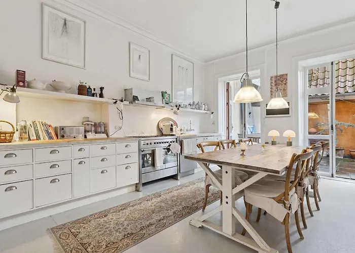 Spacious In The Heart Of With Balcony Apartment *