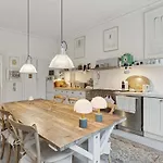 Spacious In The Heart Of With Balcony 公寓
