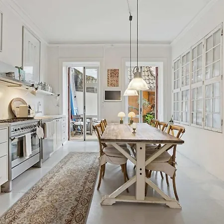 Spacious In The Heart Of With Balcony *