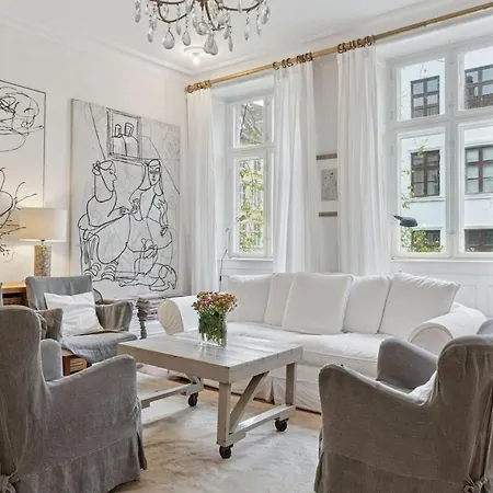 公寓 Spacious In The Heart Of With Balcony *
